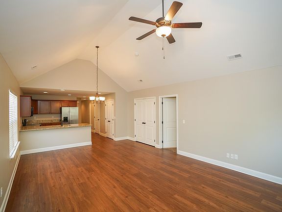 5th image of 1583 Southernwood Dr
