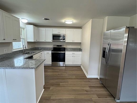 5th image of 2660 Chesapeake Blvd