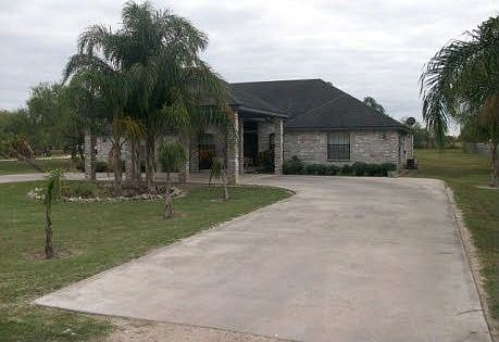 2nd image of 700 Toledo Dr