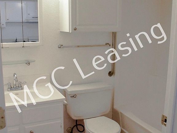 5th image of 303 SE Grand Ave #4