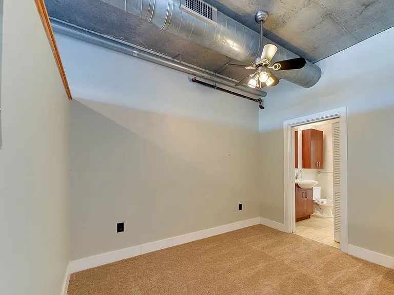 505 E 6th St #815 — Photo 19