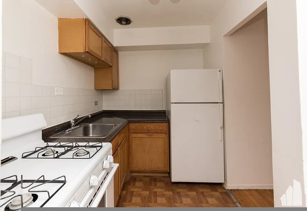 1 bed, 900 sqft, $1,600 — Photo 4