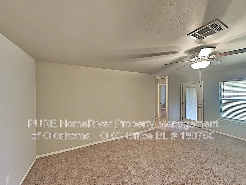 3 bed, 2.0 bath, 1430 sqft, $1,645 — Photo 4