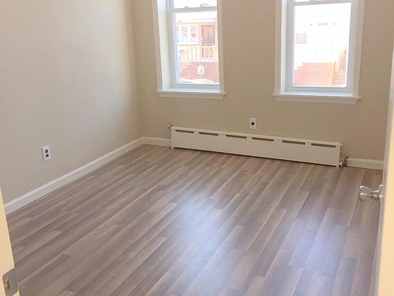 Queen bedroom, all new wood floors