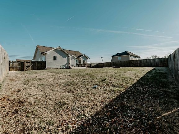 4th image of 1370 Francesca Dr