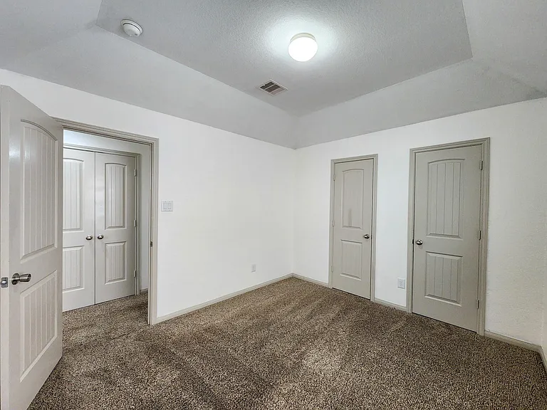 4515 Greenleaf Dr — Photo 29