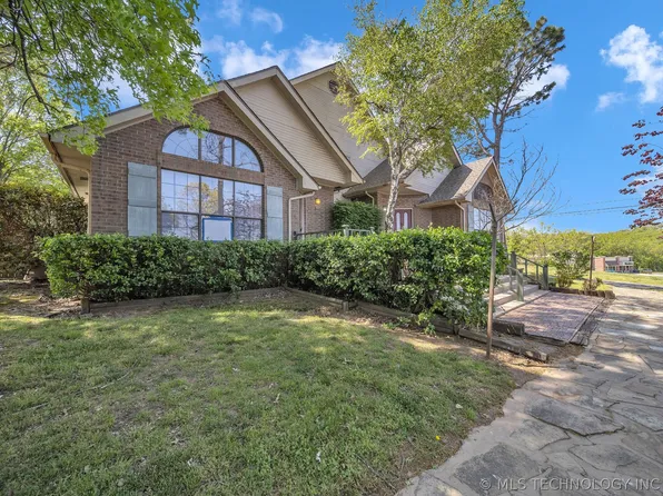 106 E Balentine Rd #106/108, Tahlequah, OK 74464
