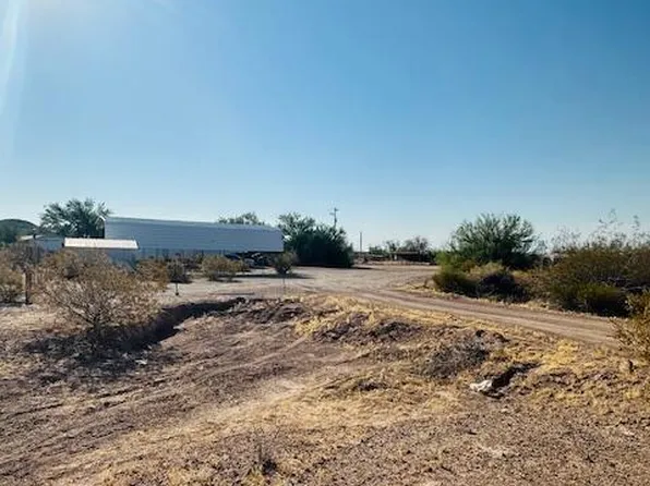 27131 Yucca Ln, Bouse, AZ 85325