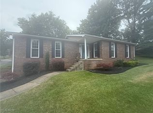 82 Wellesley Dr, Washington, WV 26181