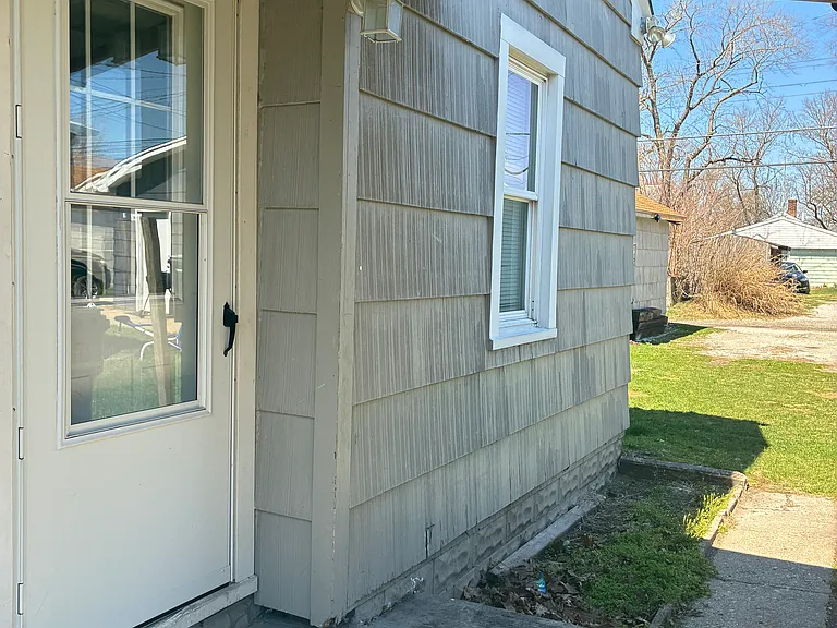 1717 E Ewing Ave — Photo 25