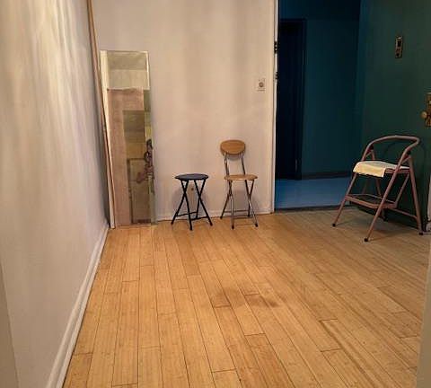 4th image of 83-30 Vietor Avenue #306