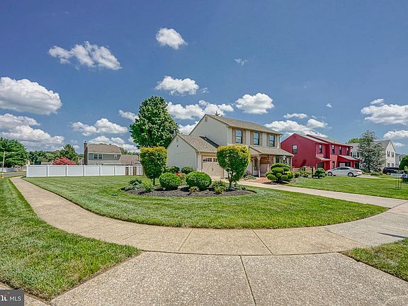 3rd image of 2530 Tauton Dr