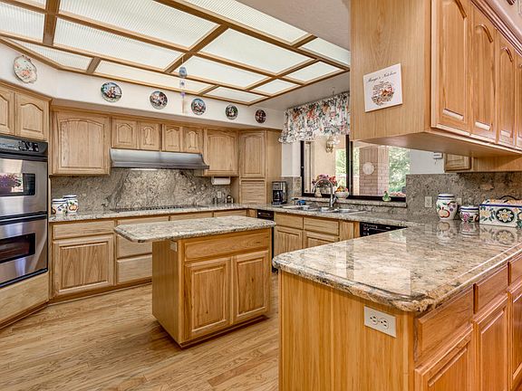 5th image of 8642 W Foothill Dr
