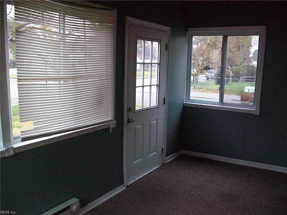 3rd image of 3501 Nelson St