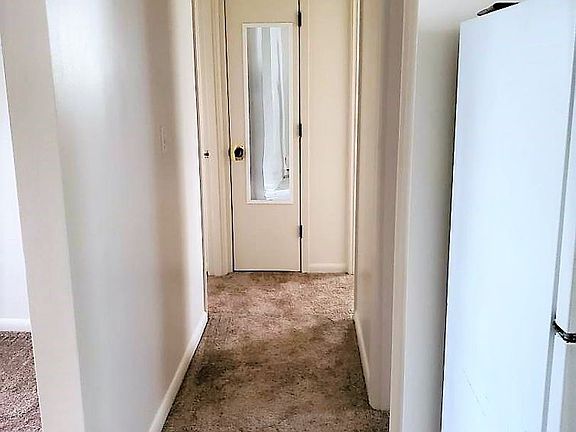 5th image of 223 E 2nd St APT 4