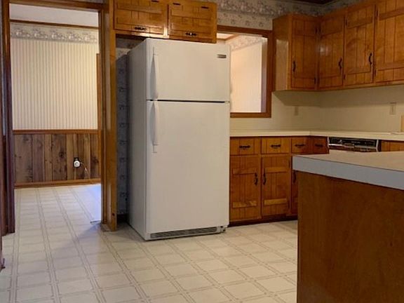 3rd image of 203 Holland Dr #1