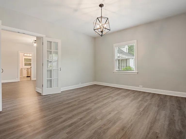 406 N Hyde Park Ave — Photo 4