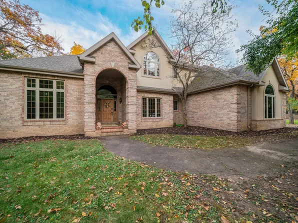 1866 Scarlet Oak Trl, Oshkosh, WI 54904