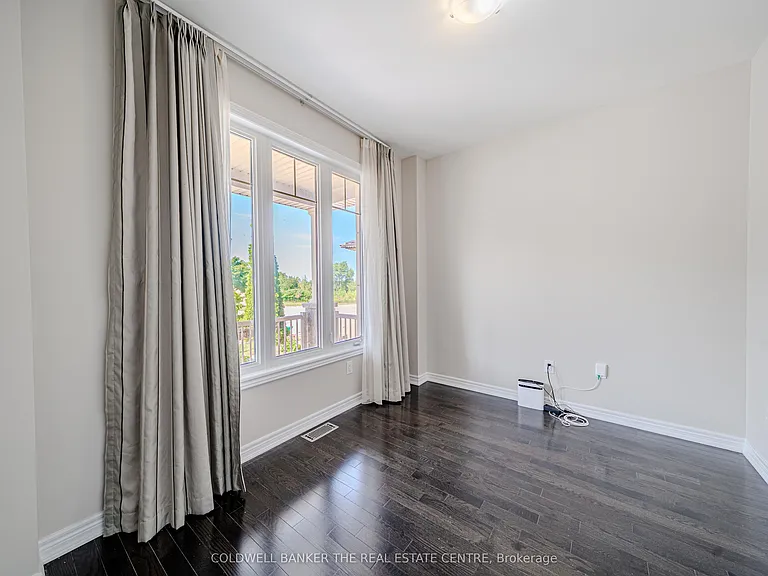 15 Military Ct — Photo 7