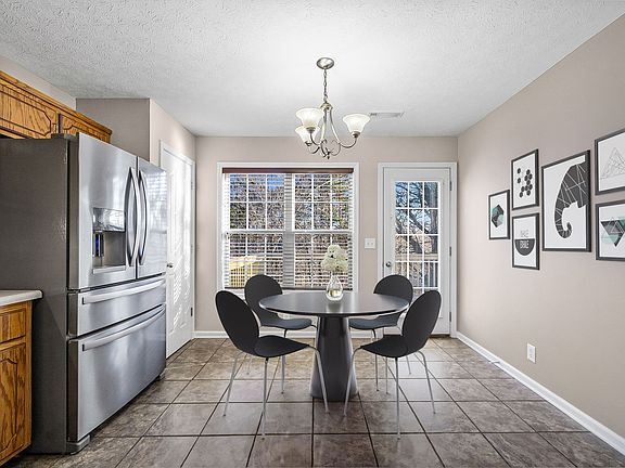 5th image of 1053 Red Apple Ct