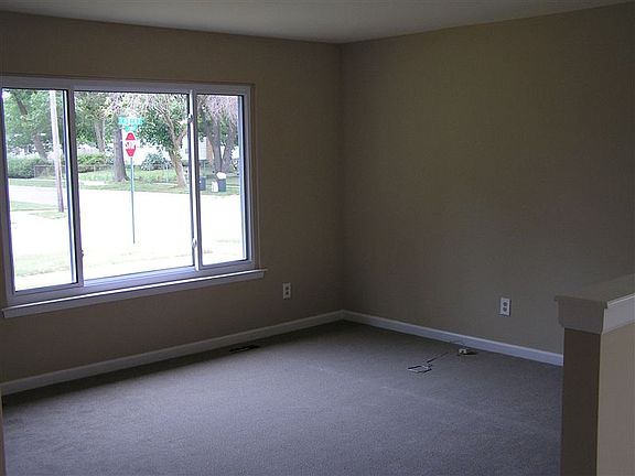 FAMILY ROOM 2