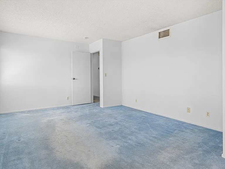 6951 Wedgewood Way — Photo 18