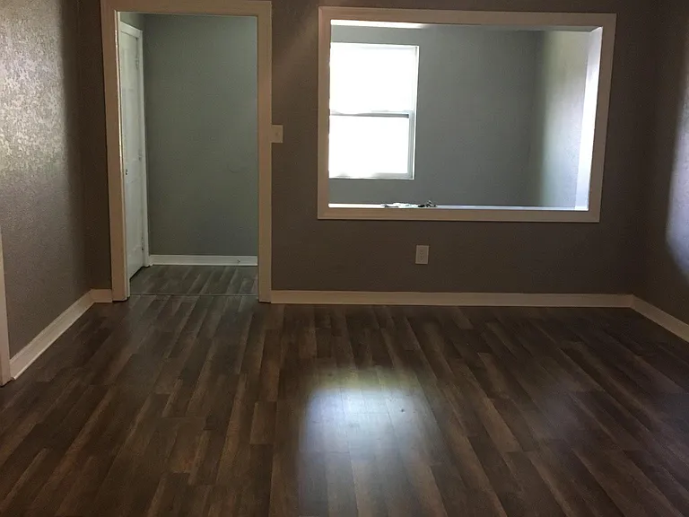 1317 W Nassau St — Photo 4