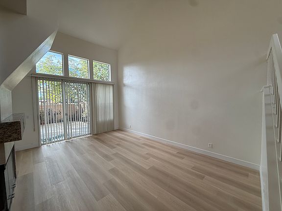 3rd image of 128 Cartier Aisle