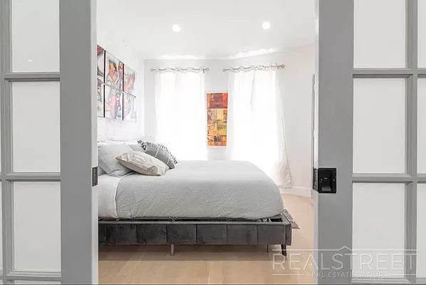 Rented by Real Street Inc | media 8