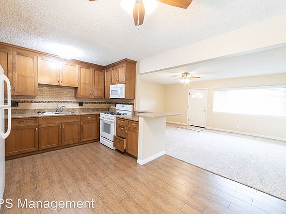 4th image of 1427 W Parade St APT 10