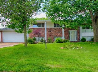 413 Crestbury Dr, Ballwin, MO 63011