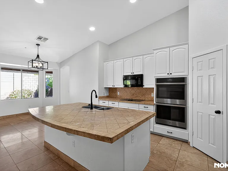 7742 E Los Gatos Dr — Photo 12