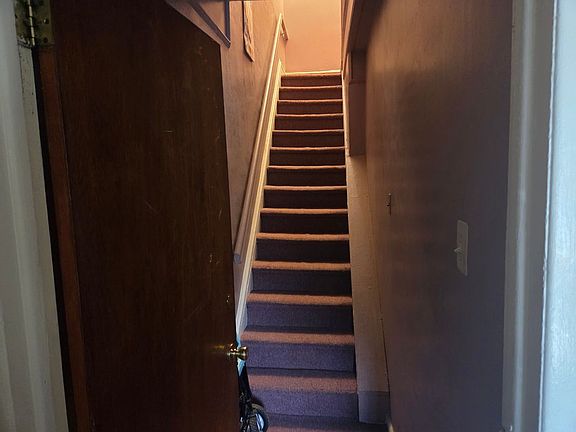 3rd image of 2726 Holland Ave Floor 2