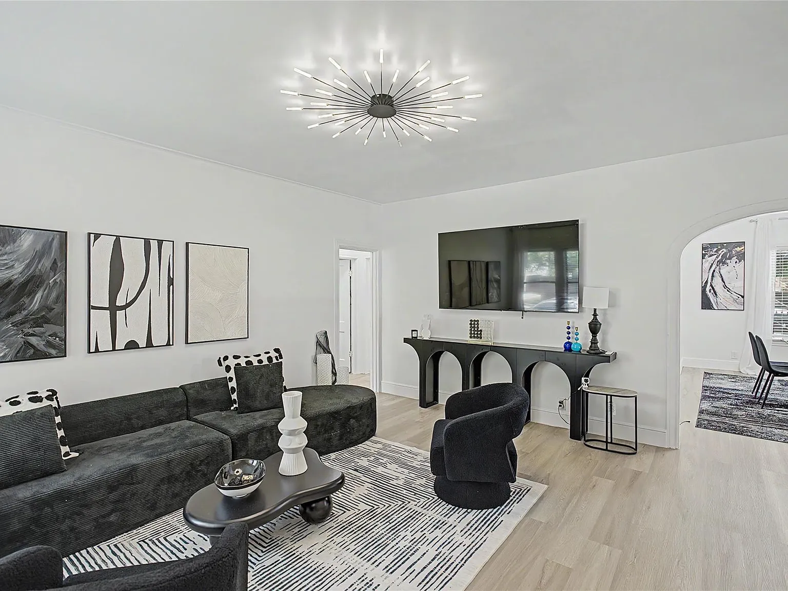 1 bed, 1.0 bath, 1074 sqft, $2,650 — Photo 3
