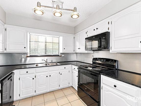 2nd image of 308 Floyd St