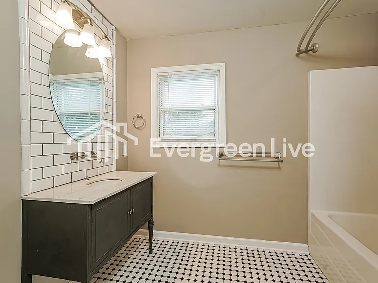 323 Marshall St — Photo 10