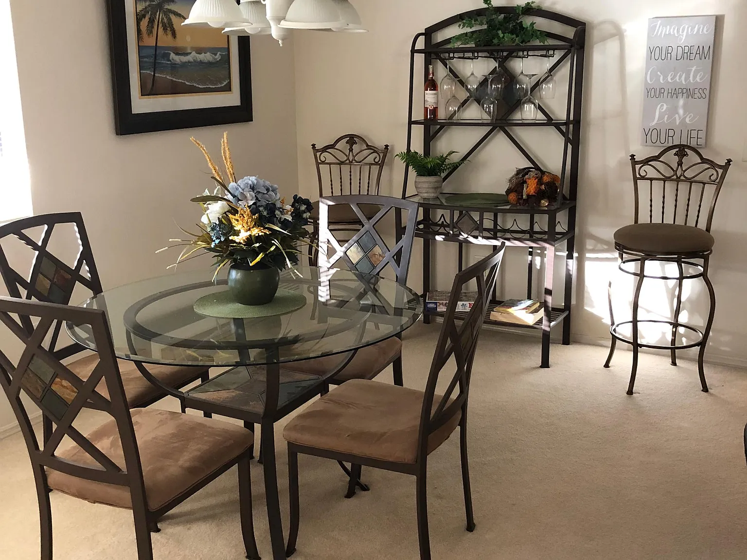 1647 Hickory Grove Ln — Photo 3