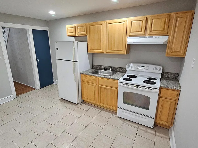 3046 Clifford St — Photo 35