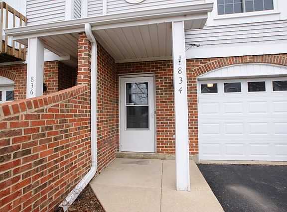 3rd image of 834 W Saint Johns Pl