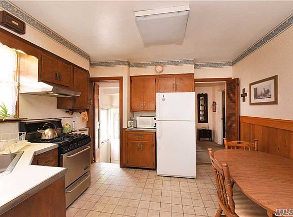 5th image of 17154 Gladwin Ave