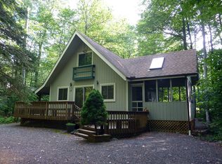 1108 Buttonwood Ct, Pocono Pines, PA 18350