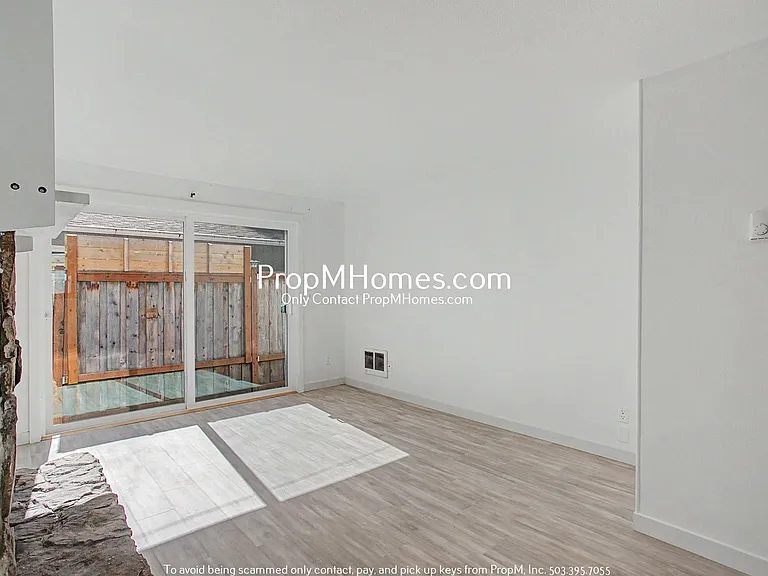 2216 SE Tacoma St — Photo 3