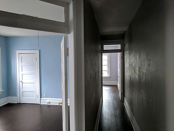 5th image of 432 W 6th Ave #2