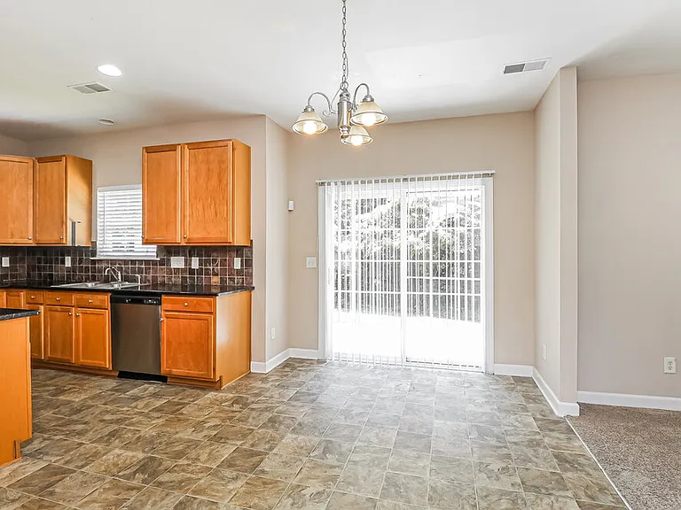 2865 Island Point Dr NW — Photo 8