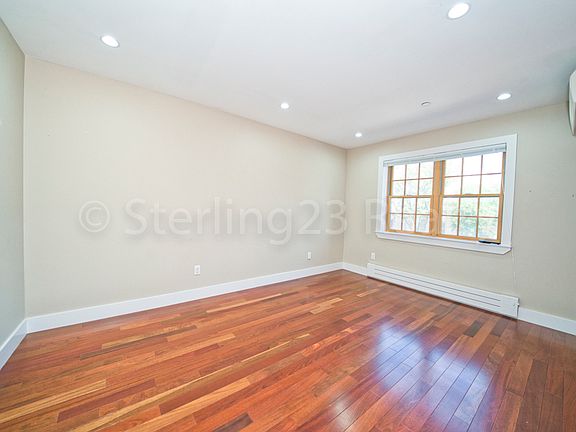 2nd image of 21-08 Steinway St #4A