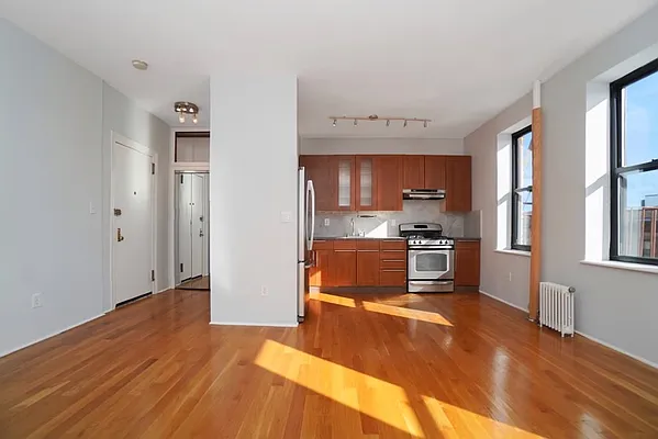 Sold by REMAX Elite | media 3