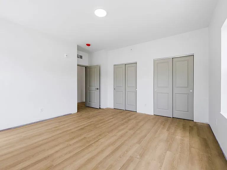Riverbend Flats Apartments — Photo 15