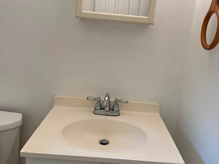 380 Clubhouse Dr #19 — Photo 5