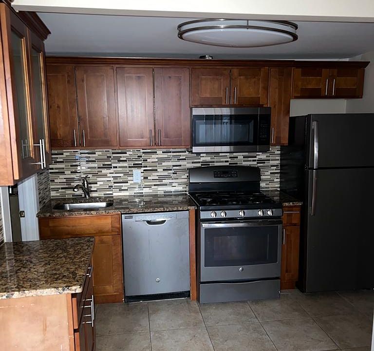 1st image of 337 1st Ave APT 2