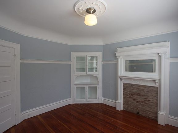5th image of 276 Diamond St